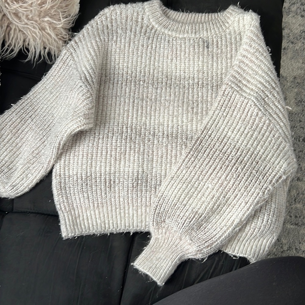 Universal Threads Sweater